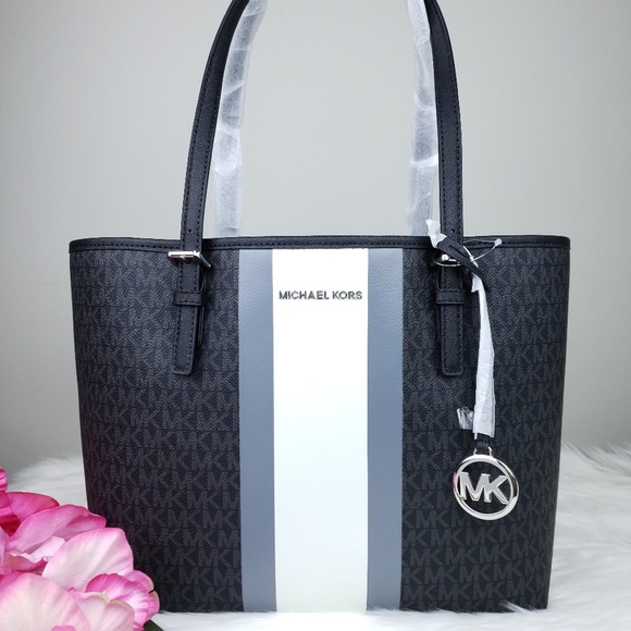 Michael Kors Handbags - 🌺NWT Michael Kors MD Carryall Tote Bag Black MK